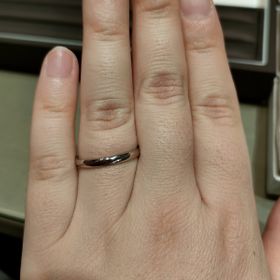 【アイプリモ(I-PRIMO)の口コミ】 水かきが深い方でも似合う指輪です。着け心地も最初は違和感ありますが、…