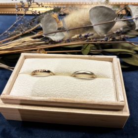 【atelier CraM(アトリエ クラム)の口コミ】 自分たちで作ることのできる指輪が沢山ありました。今回はセミオーダーで…
