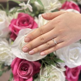 【TANZO.(鍛造指輪)の口コミ】 指輪のデザインはシンプルで、ダイヤがキラキラしていたのがとても素敵で…