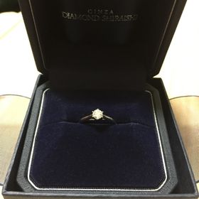 【銀座ダイヤモンドシライシの口コミ】 もう、この指輪のデザイン、由来の意味を知り完全に心を奪われてしまいま…