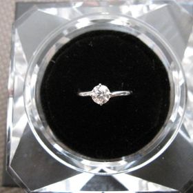 【ラザール ダイヤモンド(LAZARE DIAMOND)の口コミ】 購入する前にいろんなお店を見て回りましたが、ダイヤモンドの輝きがずば…