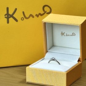 【ケイウノ ブライダル(K.UNO BRIDAL)の口コミ】 プロポーズの際に、3本で「あなたを愛しています」という花言葉を持つオレ…