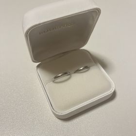 【BONDS(ボンズ)の口コミ】 関節が太く指輪が回ってしまうため、どこから見ても同じに見えるデザイン…