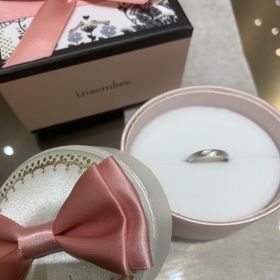 【insembre(インセンブレ)の口コミ】 シンプルで飽きのこないデザインが気に入りました。マットで今後も長く使…