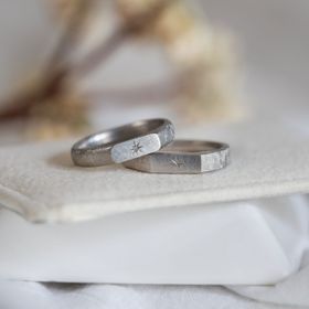 【Cayof(カヨフ)の口コミ】 印台部分の縁を丸めと四角にすることによって、可愛らしさと力強さを表現…