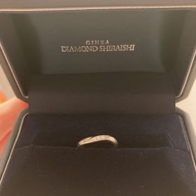 【銀座ダイヤモンドシライシの口コミ】 ウェーブのデザインで緩やかなウェーブがかかっているので、水かきの目立…