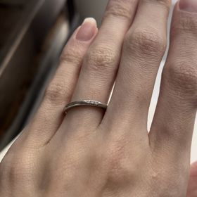 【ティファニー(Tiffany & Co.)の口コミ】 一見シンプルな3粒ダイヤのデザインのですが、シンプルな中にも一粒一粒の…