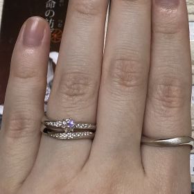 【彩乃瑞(IRONOHA)】の口コミ 自分の指の形に映えるウェーブデザインの指輪を探しており、ダイヤの大きさ...