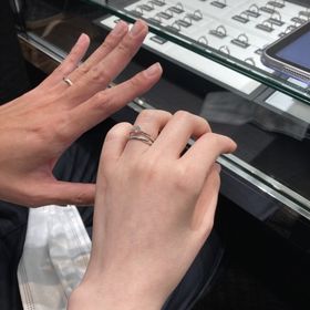 【ラザール ダイヤモンド(LAZARE DIAMOND)の口コミ】 ダイヤモンドの輝きが他と違うのがすぐにわかりました。暗い帰り道でもキ…