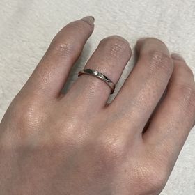 【ラザール ダイヤモンド(LAZARE DIAMOND)の口コミ】 シンプルなデザインの中でラザールダイヤモンド特有の輝きが映えてすごく…