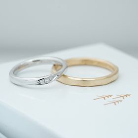 【THREE TREES(スリーツリーズ)の口コミ】 指輪のデザインを一から2人で選ぶことを拘っていてここを見つけた。
誰と…