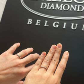 【銀座ダイヤモンドシライシの口コミ】 シンプルなデザインですが、光の当たり具合でダイヤが綺麗に光るのでお気…
