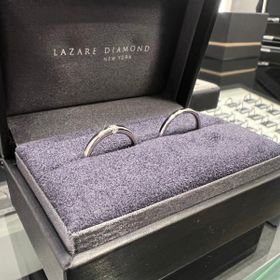 【ラザール ダイヤモンド(LAZARE DIAMOND)の口コミ】 購入した指輪はスリーサイドという、指輪の表面と両側面にダイヤモンドが…