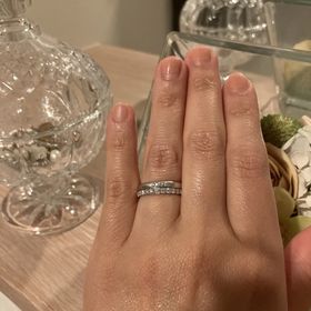 【4℃ BRIDAL(ヨンドシーブライダル)の口コミ】 鍛錬製法でダイヤの強度が強く、引っ掛かりもない。派手過ぎないけれども…