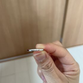 【4℃ BRIDAL(ヨンドシーブライダル)の口コミ】 刻印ができます。
誕生石を入れることもできます。
主人のには私の誕生石…