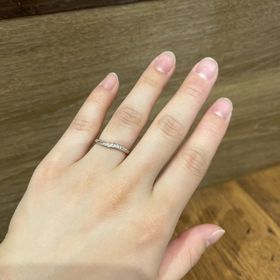 【アイプリモ(I-PRIMO)の口コミ】 指かきが長く斜めにダイヤが入っているため、指が綺麗に見えます。またダ…