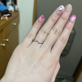 【アイプリモ(I-PRIMO)の口コミ】 真ん中のダイヤだけではなく、ダイヤの横がキラキラしているようなデザイ…