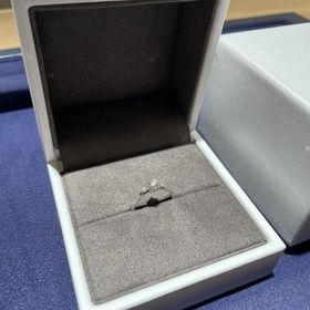 【ECRIN(エクラン)の口コミ】 デザインは、初めて作ったペアリングと同じようなデザインを選びました。
…