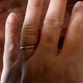 【銀座ダイヤモンドシライシの口コミ】 指輪についてはかなり気に入ってます。シンプルすぎるのがあまり好みでは…