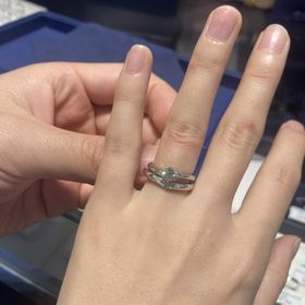 【銀座ダイヤモンドシライシの口コミ】 男性の指輪が海、女性の指輪が日を表していて2つで1つというコンセプトが…