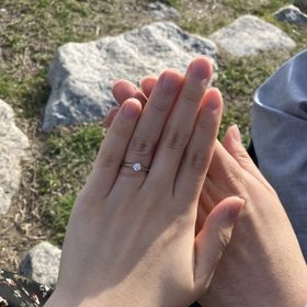 【銀座ダイヤモンドシライシの口コミ】 リングのデザインがたくさんあり、最初はなかなか決められず迷ってしまい…