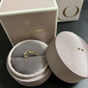 【LOVE NOTESの口コミ】 指輪のデザイン
シンプルかつ存在感のあるデザインにしたくて
このデザイ…