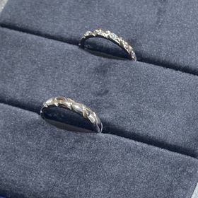 【ショーメ(CHAUMET)の口コミ】 結婚指輪のみでも華やかになる物が良くてこちらのデザインにしましたが、…