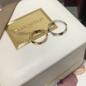 【ブシュロン(BOUCHERON)の口コミ】 カッティングしたデザインが個性的であり、他にはあまりないデザインのた…