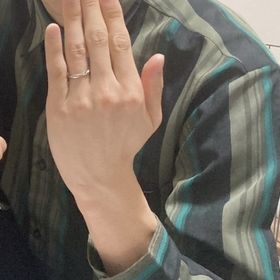 【ラザール ダイヤモンド(LAZARE DIAMOND)の口コミ】 普段スーツを着用して仕事をするため、スーツに合うシンプルなデザインを…