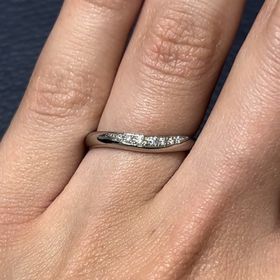 【ROYAL ASSCHER(ロイヤル・アッシャー)の口コミ】 Uラインという他にないデザインで、柔らかい印象があり素敵だと思いました…