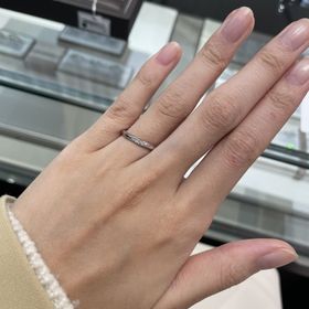 【アイプリモ(I-PRIMO)の口コミ】 ダイヤが斜めに入っているデザインを探しており、定番のアイプリモさんへ…