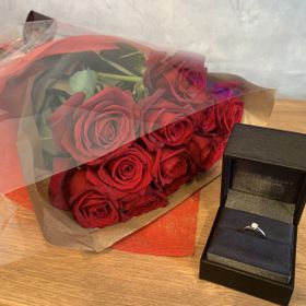 【ラザール ダイヤモンド(LAZARE DIAMOND)の口コミ】 ダイヤモンドがとても綺麗で、ほぼ毎日つけていますが輝きは変わりません…