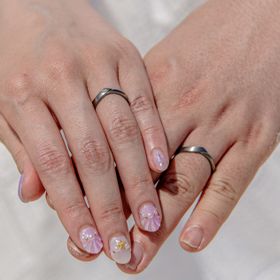 【雅-miyabi- 】の口コミ 洗練されたV字のデザインで指が綺麗に見えると思います。また指輪の周囲（...