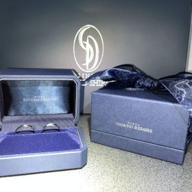 【銀座ダイヤモンドシライシの口コミ】 ラインが入った所を合わせてペア感を出しました！
最初はダイヤの入ってい…