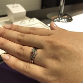 【俄(にわか)の口コミ】 何点か別のブランドも見ましたが、デザイン性が一番気に入った部分です。
…