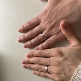 【Mariage ent(マリアージュエント)の口コミ】 金属アレルギーの人がつけても反応しづらいプラチナ素材です。
最初は違う…