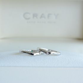 【CRAFY(クラフィ)の口コミ】 普段指輪をあまり着けないタイプだったので、シンプルなものにしました。…