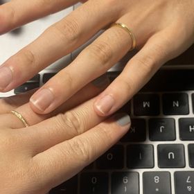 【銀座ダイヤモンドシライシの口コミ】 結婚指輪は絶対にゴールドがいい！と2人で決めていました。マット部分とノ…