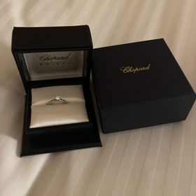 【ショパール(Chopard)】の口コミ アイスキューブデザインを購入しました。
ダイヤは、埋め込まれています。...