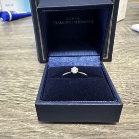 【銀座ダイヤモンドシライシの口コミ】 シンプルで普段使いしやすいものにしました。お互い派手なタイプではない…