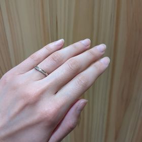 【出雲結(いずもゆい)の口コミ】 ダイヤの主張が強すぎずさりげない位置に配置されていて、品の良さが感じ…
