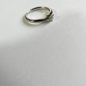 【アイプリモ(I-PRIMO)の口コミ】 デザインがシンプルでちょっとしたお出かけの際に付けても良さそう。コス…