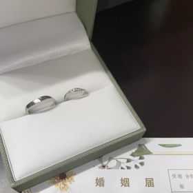 【LAPAGE(ラパージュ)の口コミ】 うねりの効いたデザイン、尚且つストーンが少し入ってるデザインが良くて…