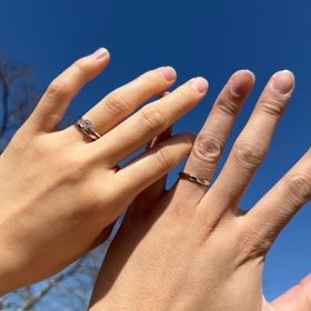 【COEUR D'OR(クゥドール)の口コミ】 他の人とはかぶりにくいデザインが気に入りました。
結婚指輪はダイヤが埋…