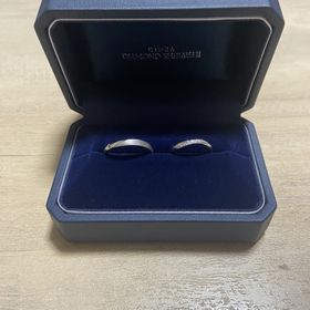 【銀座ダイヤモンドシライシの口コミ】 流れ星をイメージしているようで、女性側の指輪はダイヤモンドがまるで流…