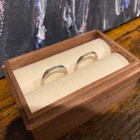 【PORTADA(ポルターダ)の口コミ】 シンプルながらちょっとユニークなデザインで個性的なリングだと思います…