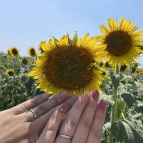 【canal4℃(カナルヨンドシー)の口コミ】 左手につけるので
左から右上がりで上がっているデザインを選びました。
…