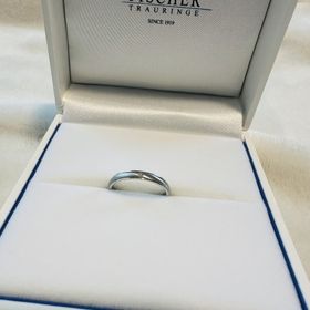 【FISCHER(フィッシャー)の口コミ】 いろいろな指輪を見せていただきましたが、その中でもシックなデザインに…