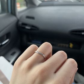 【アイプリモ(I-PRIMO)の口コミ】 指が綺麗に見えるデザインにしました。ダイヤが入っていることで指に華や…