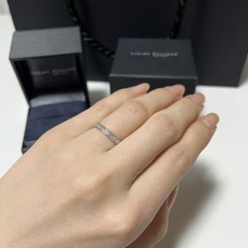 【ラザール ダイヤモンド(LAZARE DIAMOND)の口コミ】 婚約指輪も重ね付けしたり普段使いしたいという思いから、ハーフエタニテ…